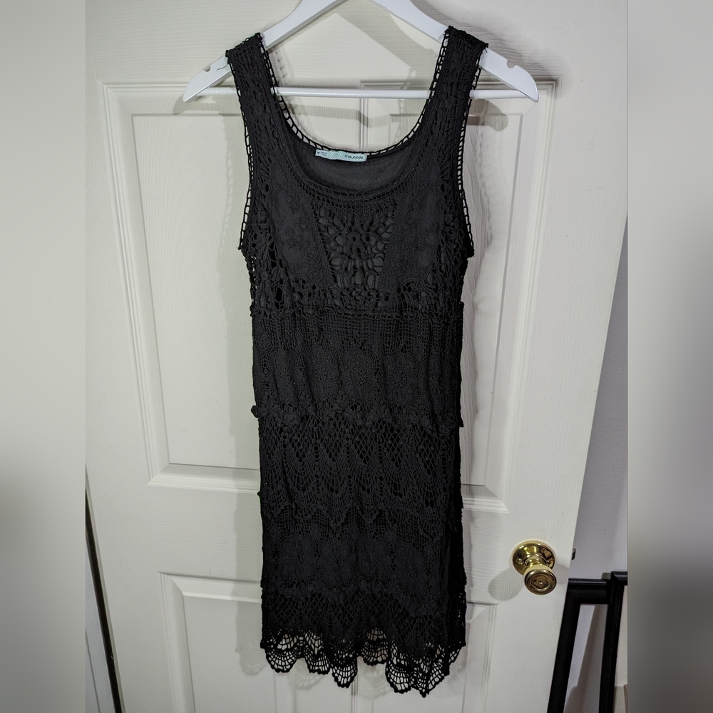 Maurices Women's black crochet  Sheath Dress sleeveless size medium